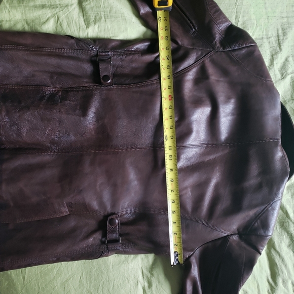 Leather jacket - Picture 12 of 13